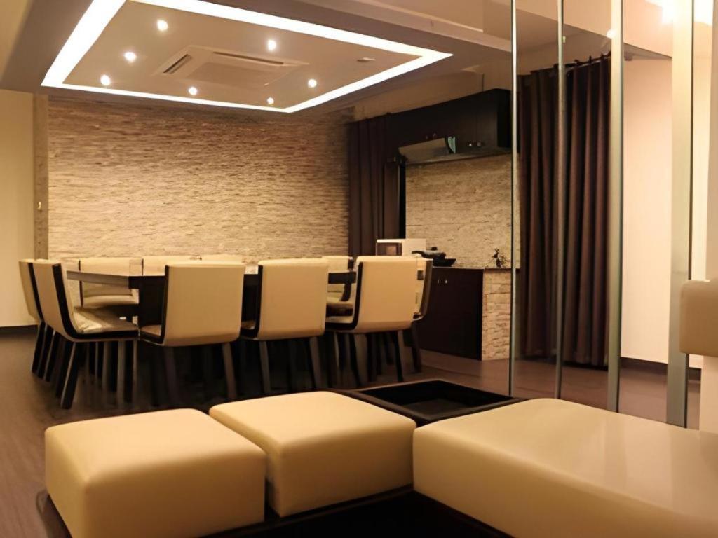 Hotel Castle Salam Khulna Екстериор снимка