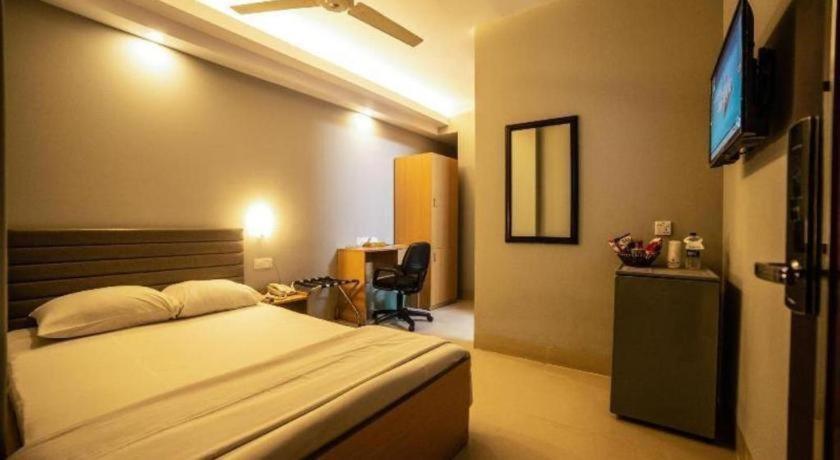 Hotel Castle Salam Khulna Екстериор снимка