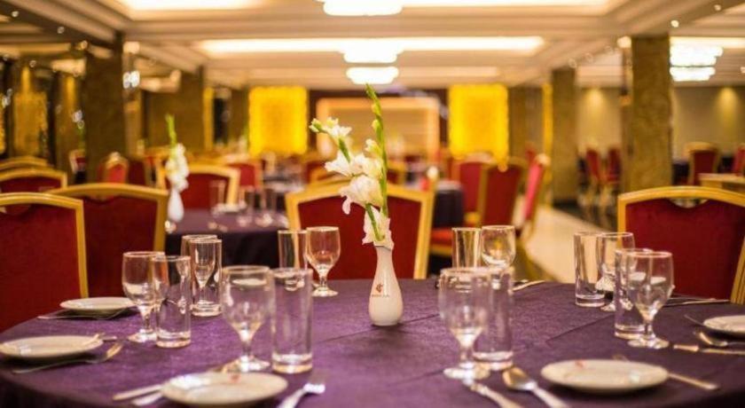 Hotel Castle Salam Khulna Екстериор снимка