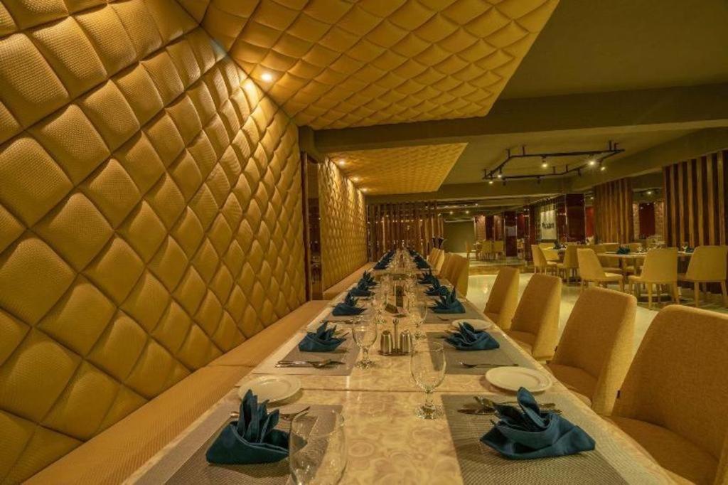 Hotel Castle Salam Khulna Екстериор снимка