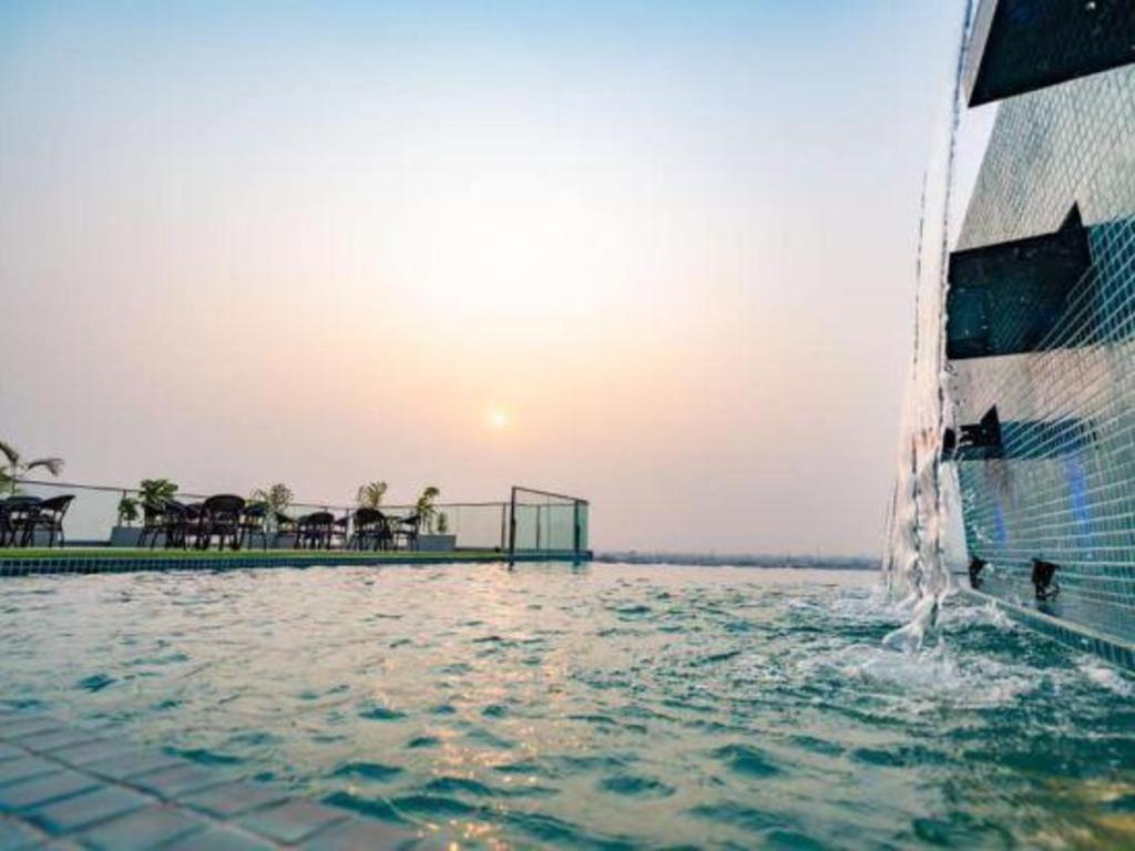 Hotel Castle Salam Khulna Екстериор снимка
